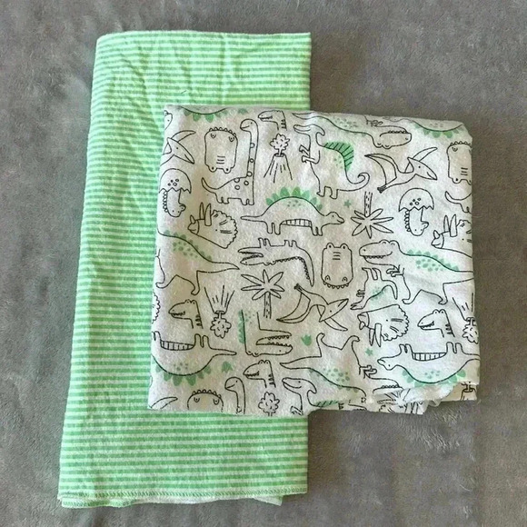 Carter's - pair of flannel receiving blankets - Picture 1 of 3
